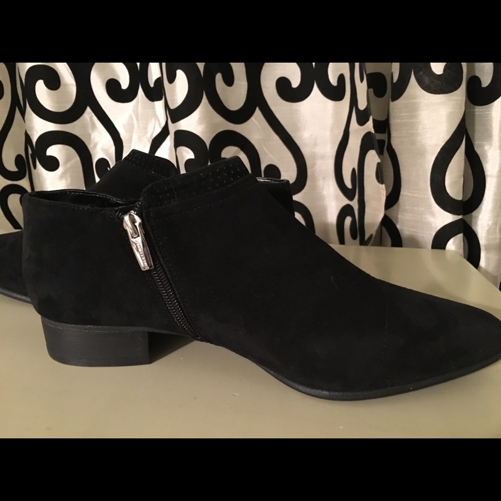 **SOLD**Brand new Vince Camuto leather boots - Picture 3 of 5